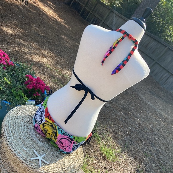 {VOLCOM} Waroses Triangle Halter & Reversible Bottoms Flower Bikini 👙 🌹 - Picture 10 of 11
